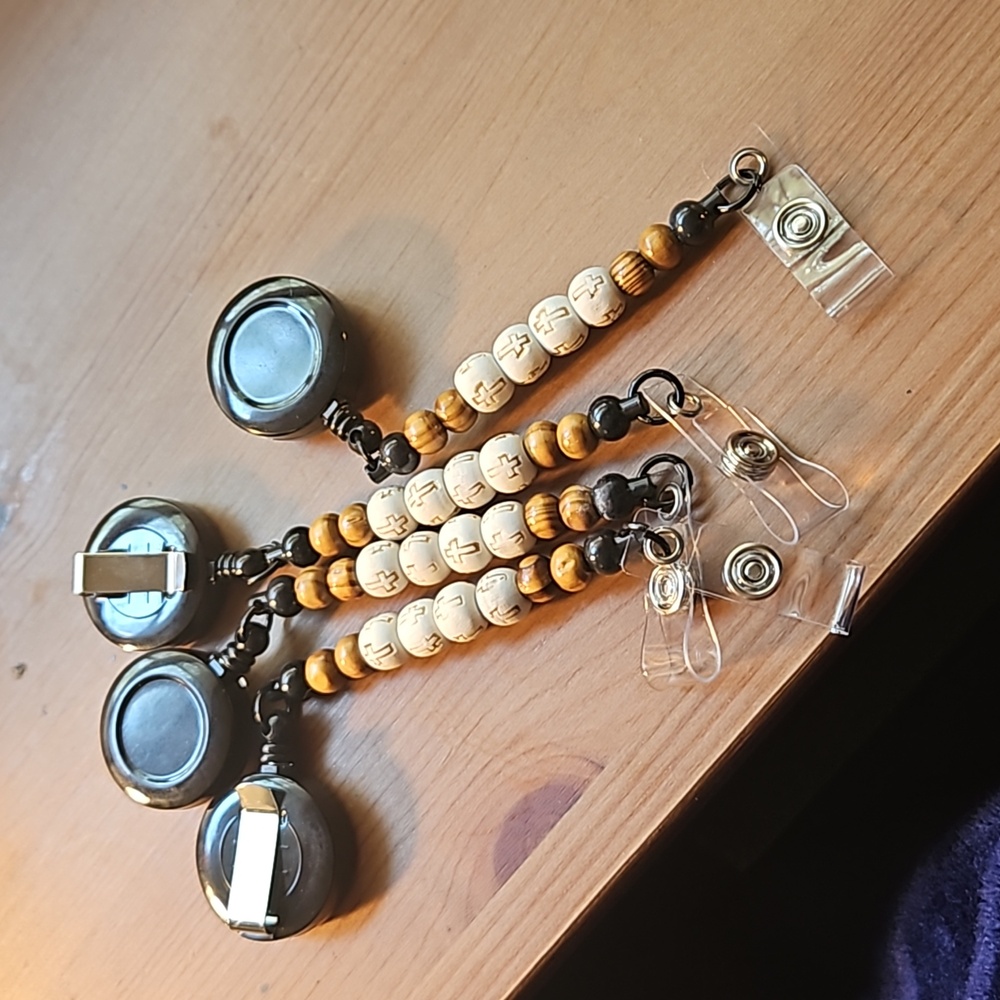 Badge grey metal with crosses